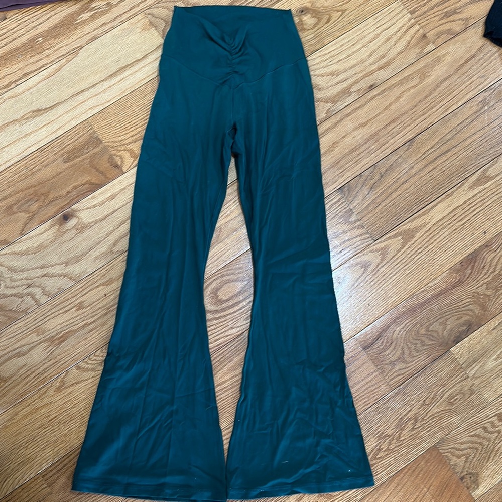 High-Waisted Flare Leggings in Dark Green